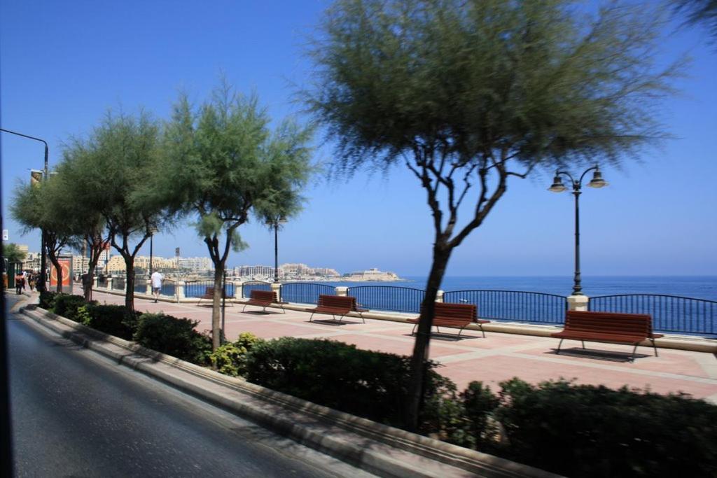 Exquisite Seafront In Spinola Bay St Julians Apartment