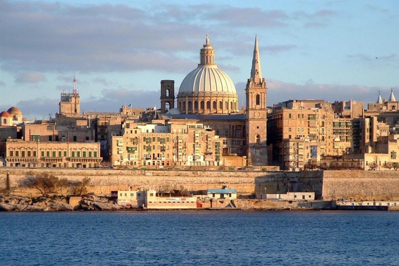 Exquisite Seafront In Spinola Bay St Julians Apartment *