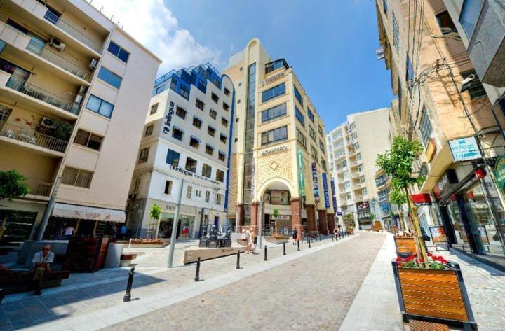 Exquisite Seafront In Spinola Bay St Julians Apartment