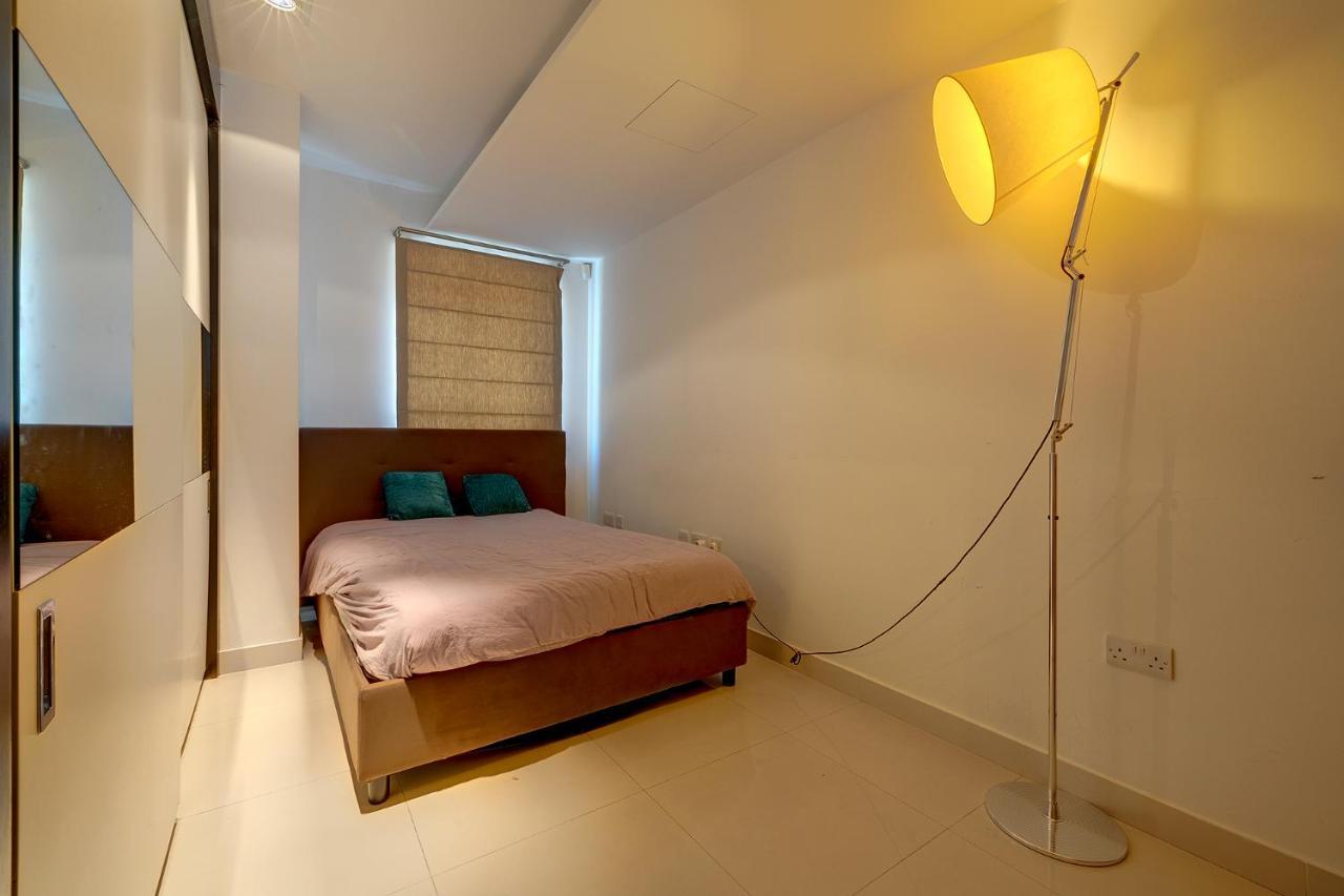 Exquisite Seafront In Spinola Bay St Julians